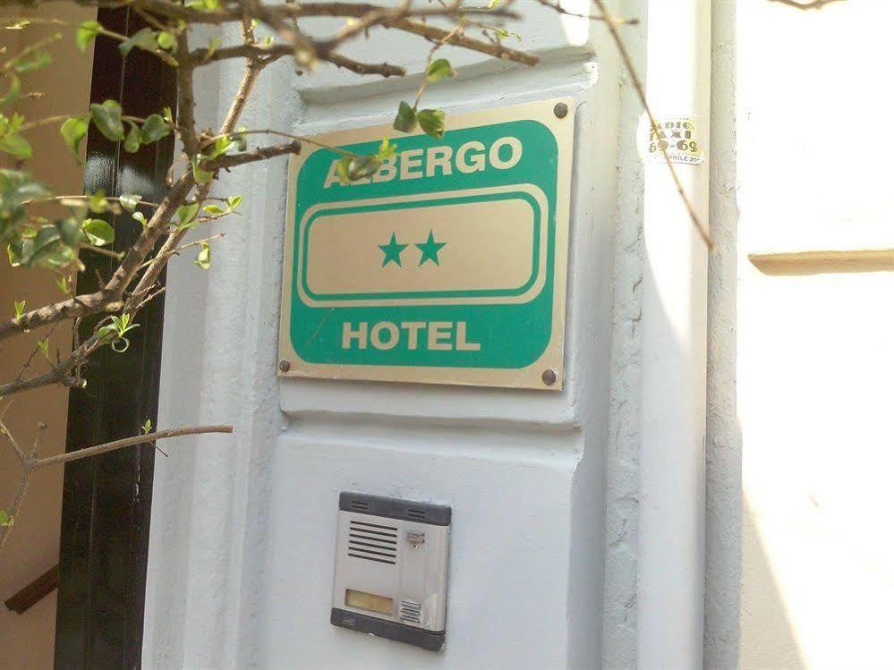 Hotel Due Giardini Milán Exterior foto